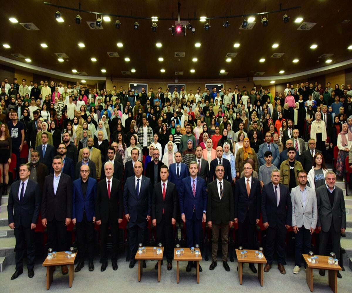 Kastamonu Üniversitesi’nde “Hoca Ahmet Yesevi’den Şeyh Şaban-ı Veli’ye Türk Dünyası” Konferansı Gerçekleştirildi